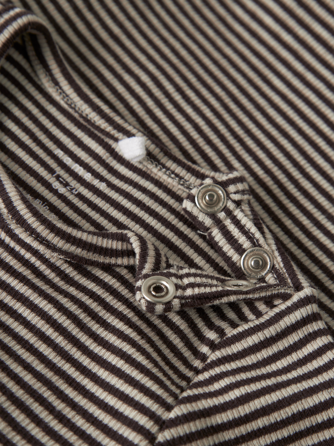 model_shot-front_full